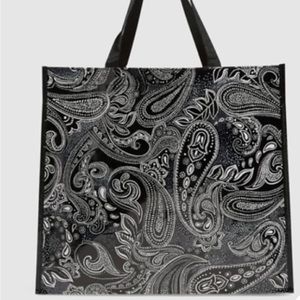 NWT Vera Bradley black and white paisley market tote.NWT. Set of 2.